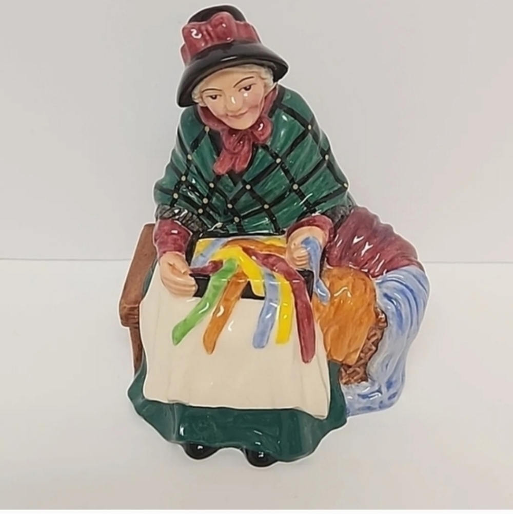 Royal Dolton Silks And Ribbons Old Lady Figurine Retired